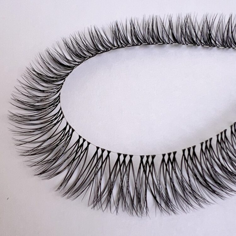 مژه پنجه گربه ای